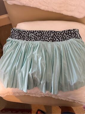 lululemon athletica Mint Pleated Mini Skirt with Black Leopard Waistband